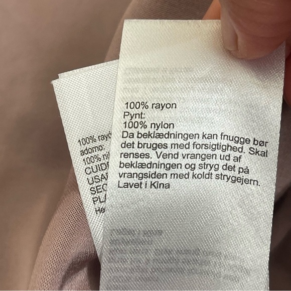 All Saints Prism Top Size 4 lace shoulders - Picture 6 of 7